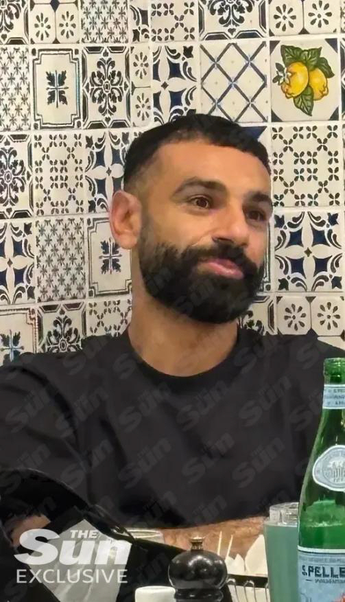 英 단독 보도! '살라 사우디 이적 초임박' 헨더슨과 비밀 만남 포착…"…