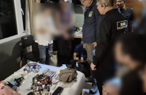 호텔 객실서 단체 성관계 적발…SNS서 유료 회원제 운영