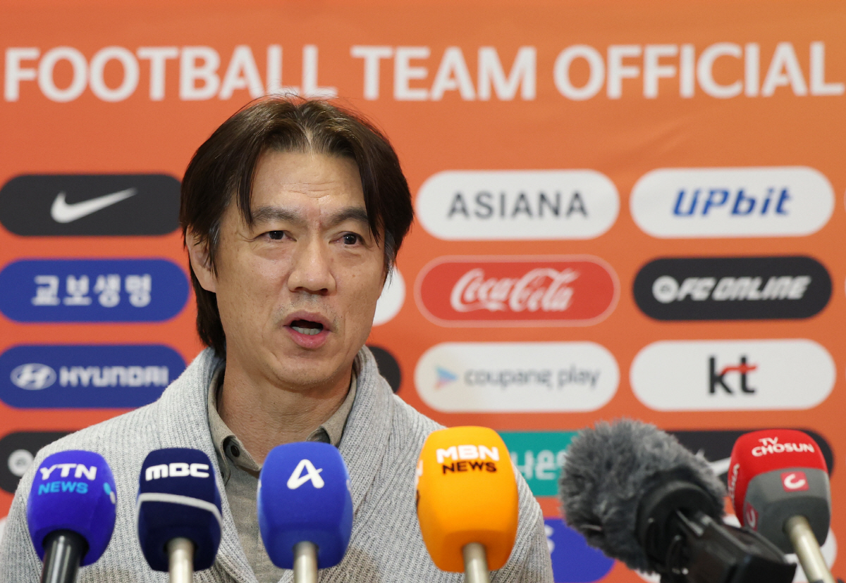 '한일 WC 4강 주역' 홍명보 감독은 가장 잘 안다, '개최국' 효과를…