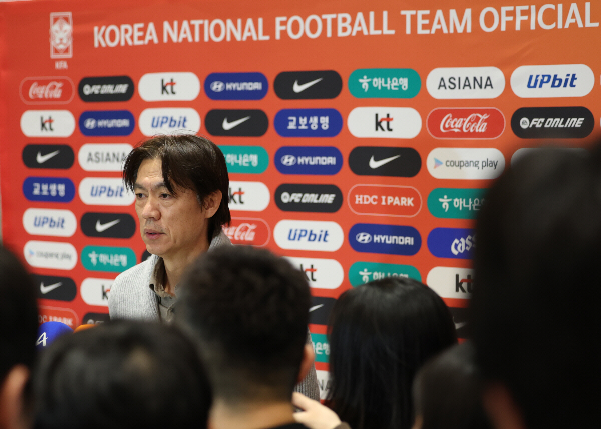 '한일 WC 4강 주역' 홍명보 감독은 가장 잘 안다, '개최국' 효과를…
