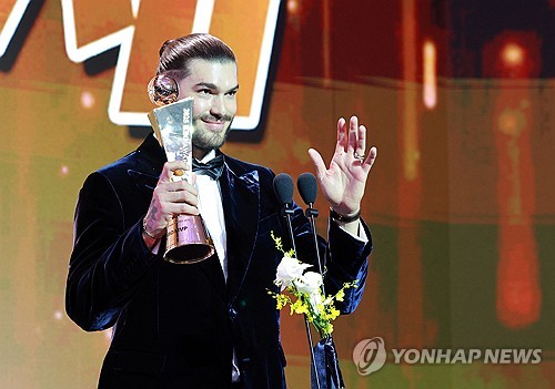 팬그래프닷컴 "폰세, 2026년 토론토에서 9승·평균자책점 4.00"