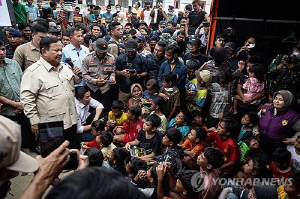 '인니 대홍수' 사망자 1천명 육박·부상자 5천명…구호품 부족