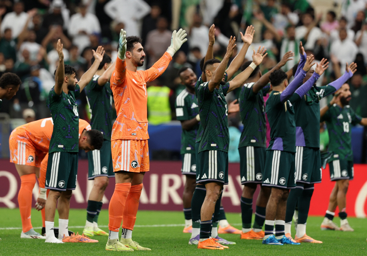 "이기면 휴가 요구" 오일머니 급성장 사우디, 그러나 현실은...대표팀 …