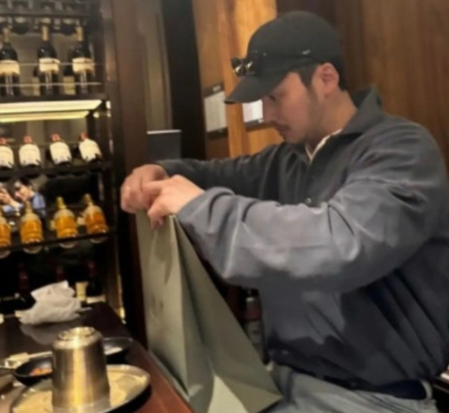 변요한♥티파니, 커플링·포르쉐까지 포착… 팬들은 이미 눈치챘다[SC이슈]