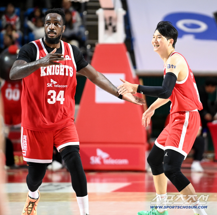 [KBL리뷰] '연승 저지의 날' SK-가스공사, LG-DB의 3연승 막아…SK 77-55, 가스공사 81-77 진땀승