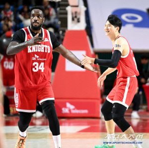[KBL리뷰] '연승 저지의 날' SK-가스공사, LG-DB의 3연승 막아…SK 77-55, 가스공사 81-77 진땀승