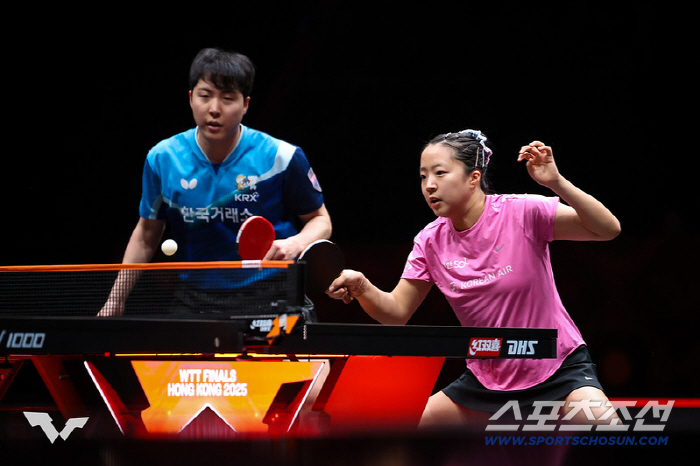 "美쳤다!하루2번 만리장성 넘고 우승" 임종훈-신유빈,中남녀1위조 3대0…