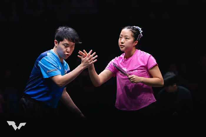 "美쳤다!하루2번 만리장성 넘고 우승" 임종훈-신유빈,中남녀1위조 3대0…