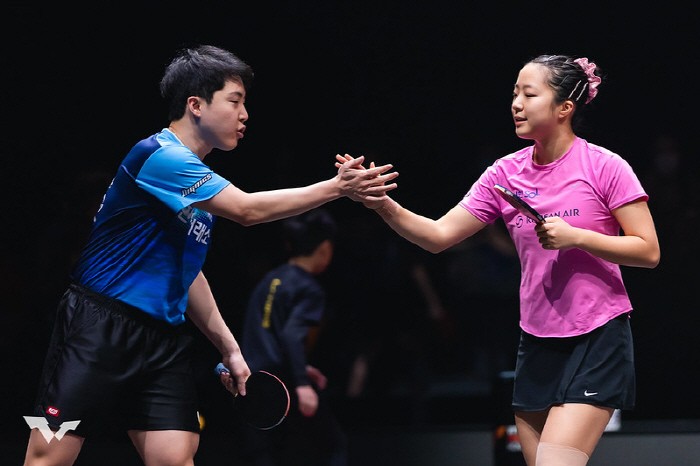 "美쳤다!하루2번 만리장성 넘고 우승" 임종훈-신유빈,中남녀1위조 3대0…