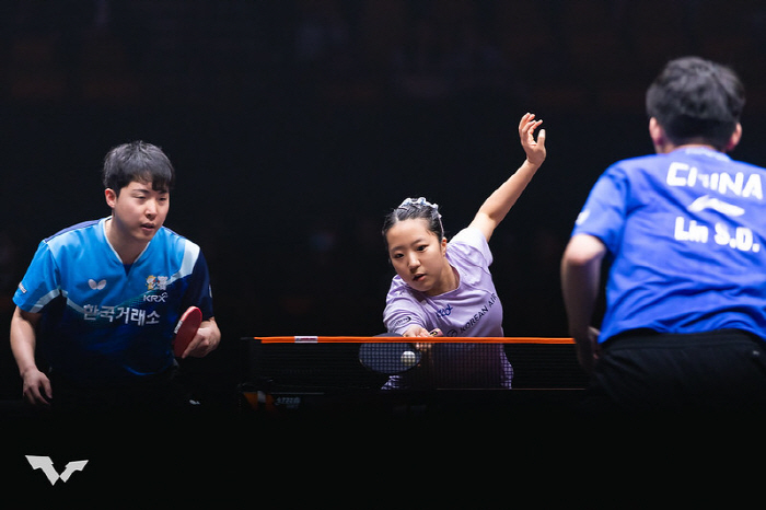 "美쳤다!하루2번 만리장성 넘고 우승" 임종훈-신유빈,中남녀1위조 3대0…