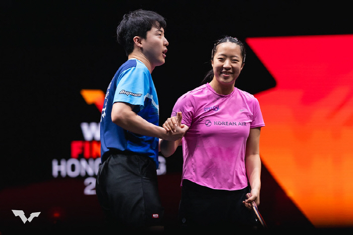 "美쳤다!하루2번 만리장성 넘고 우승" 임종훈-신유빈,中남녀1위조 3대0…