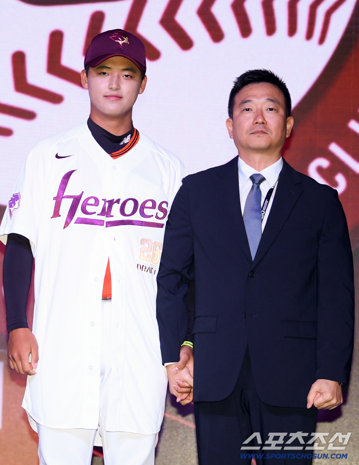 '답 없는 진퇴양난' 충격의 학폭 판정 번복, 박준현과 박석민 코치는 왜…