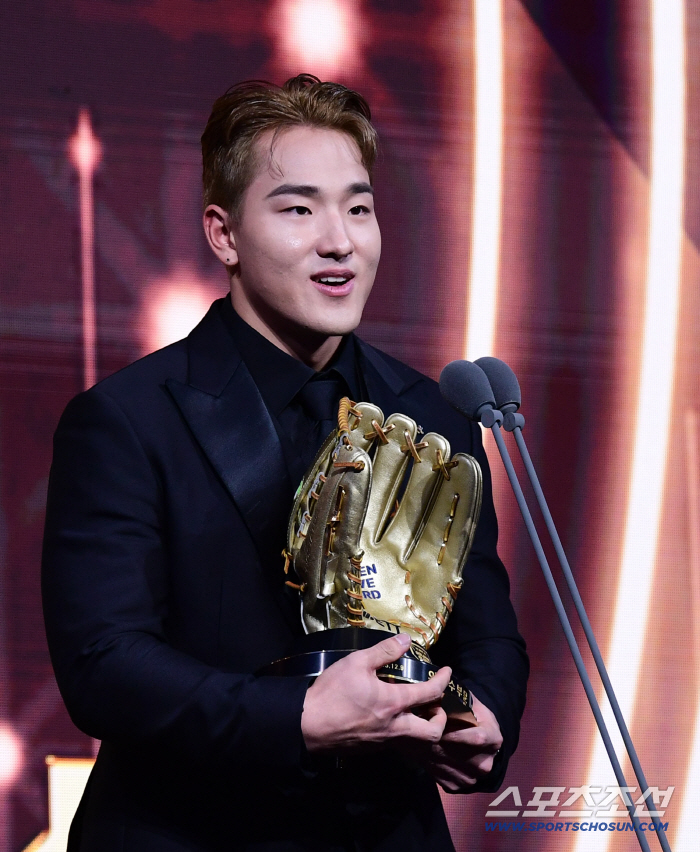 신인상에 GG까지 싹쓸이, 안현민 연봉은 1억3000 확정? 변수는 '악마의 에이전트'