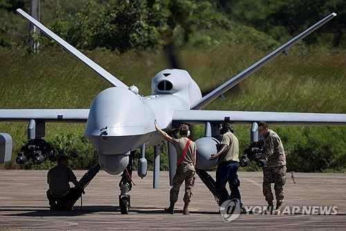군산 앞바다 빠진 400억원짜리 美킬러드론 '리퍼' 기체 인양