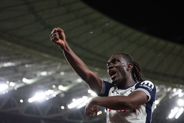 손흥민 복귀 직전 '충격 만행' 폭발! "자체 조사" 징계 유력...비수마, 토트넘 생활 종료 임박 "대체자는 맨유 초신성"