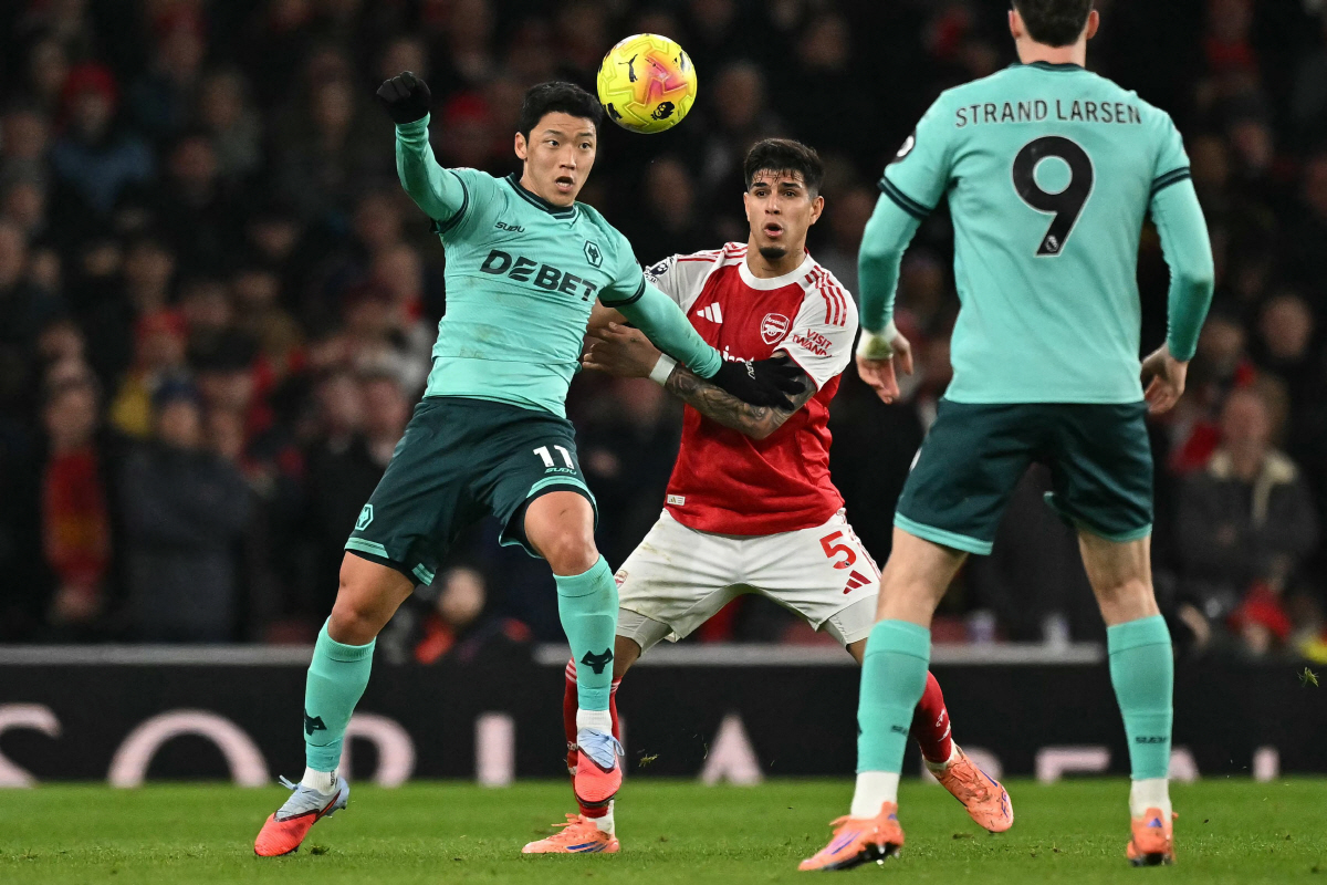 "아! '황소 모드' 황희찬 일대일 찬스+2호골 아깝다!" 아스널전 선발…