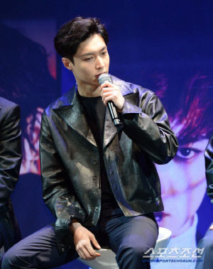 엑소 레이, 오늘(14일) 팬미팅 불참 전격 발표…