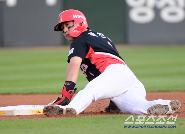 '압도적 1위 유출' KIA, 롯데와 트레이드 한 수 되나…"언제든지 빈…