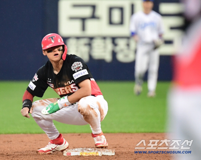 '압도적 1위 유출' KIA, 롯데와 트레이드 한 수 되나…"언제든지 빈…