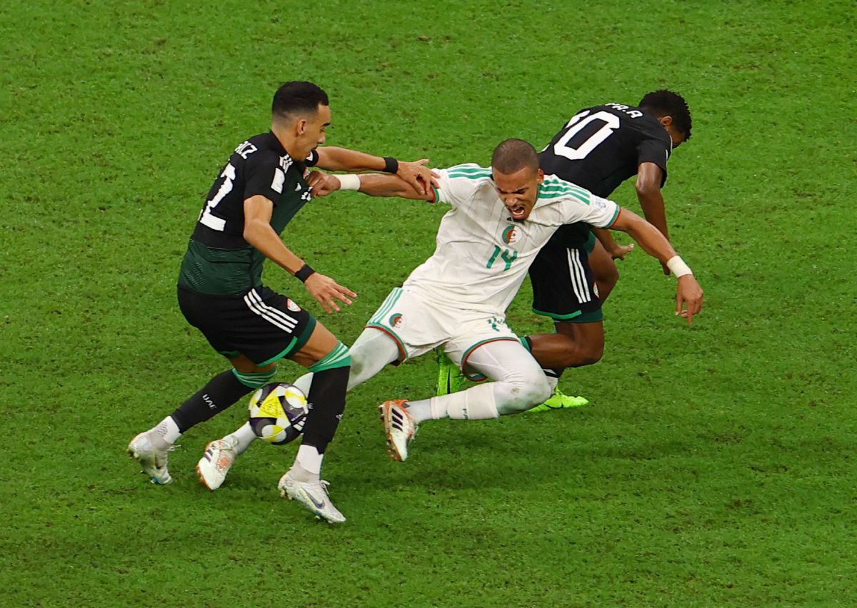 '강팀 아니었어?' 북중미 복병 튀니지→이집트→알제리, 아랍컵 줄줄이 탈…