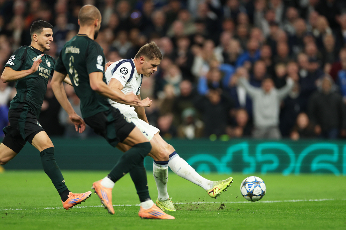 속옷 차림으로 손흥민에게 '쪼르르', 대체 무슨 말 들었나? 웃음 터지게…