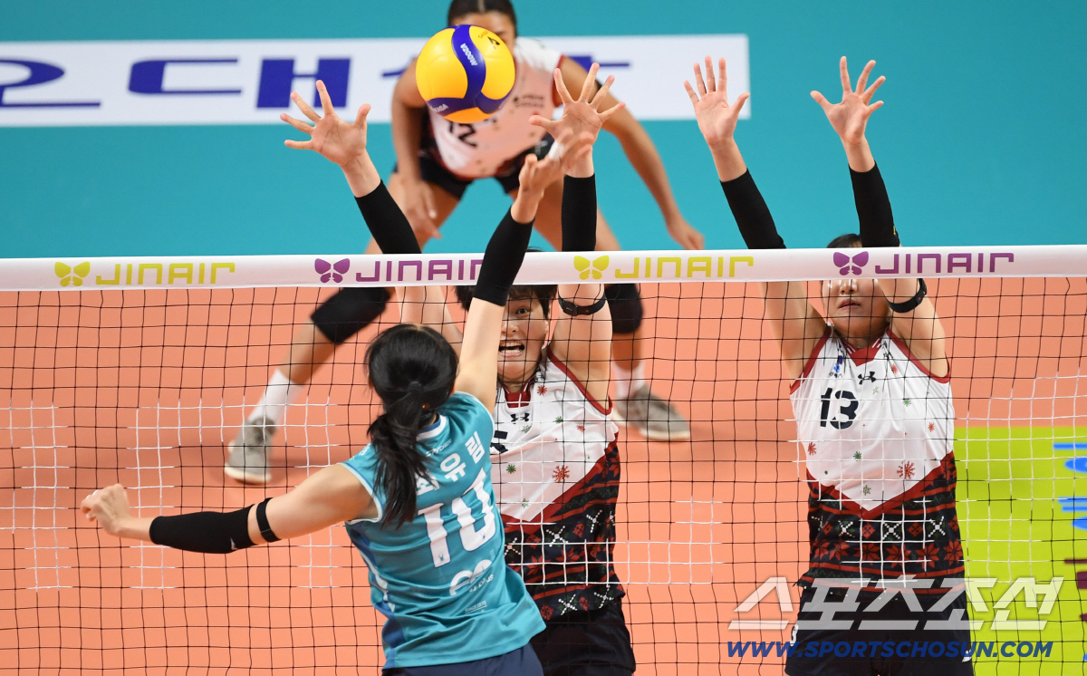 '클래스는 영원하다' 밝은 표정으로 코트 누비는 김희진, 현대건설 복덩이…