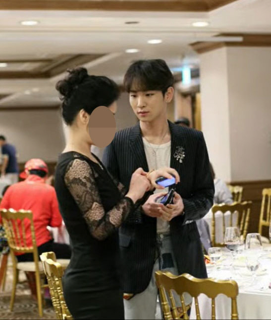 샤이니 키, '주사이모' 딸 돌잔치 참석했다..명품 선물까지 "고마워 그…