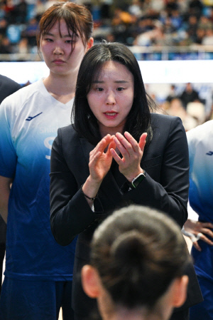 [현장인터뷰] 최윤아 신한은행 감독, 