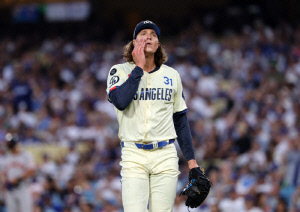 충격! LAD '최근 5년 ERA 3.24 투수' 내다팔 생각이라니, 내구성 확실한 에이스가 타깃...'2×사이영상' 밖에 없다