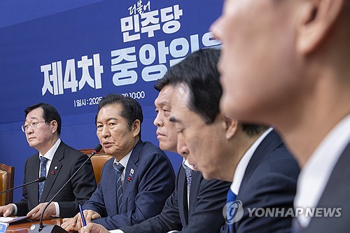 與, 통일교 특검에 "절대 수용불가"…2차 '내란특검' 묘수 고심