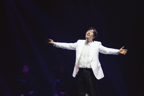 이문세 "40년간 구슬 꿰듯 모아, 어느덧 100% 히트곡 공연"