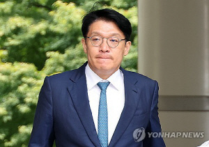 '재직 중 출마 시사' 김상민 前검사 징계취소 2심 내달 시작