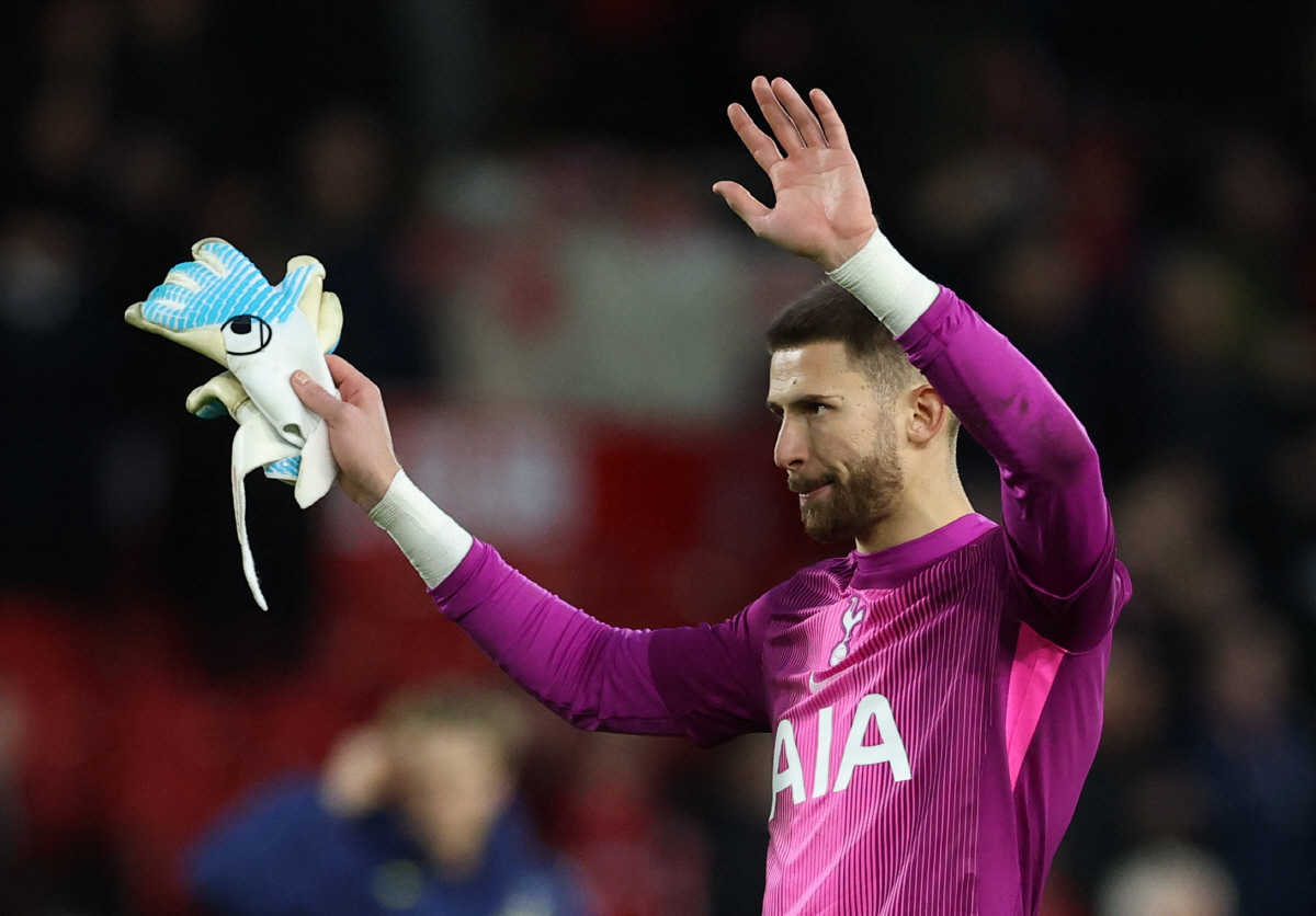 英 BBC도 깜짝! "손흥민 효과 한 경기만에 와르르"→"비카리오 또 대…