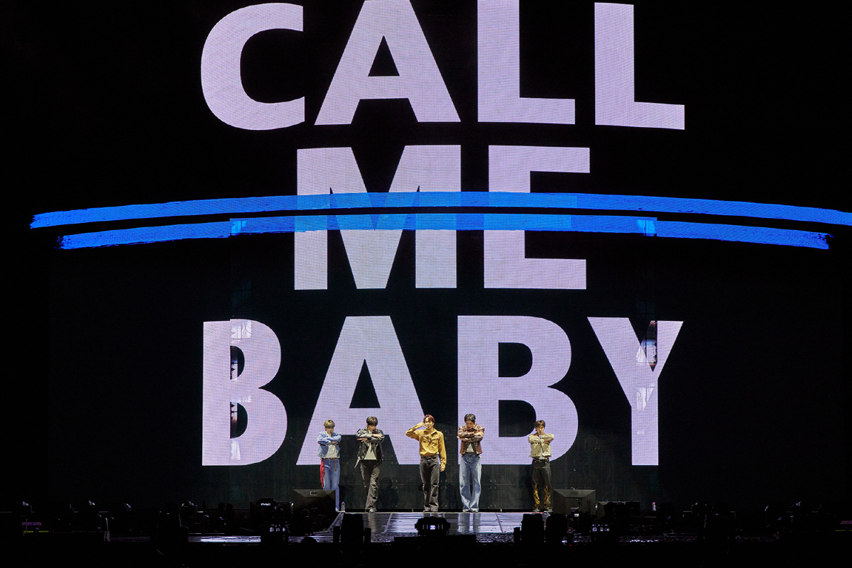 다시 교복입은 엑소, 팬미팅서 '으르렁' 떼창…신곡 '아임 홈'도 먼저 …