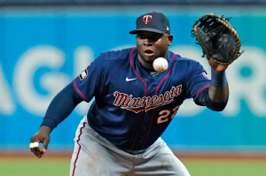 대충격! 박병호 밀어냈던 공갈포 日 주니치행! → 이러다 KBO도 오겠는데