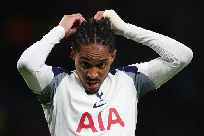 또또또 토트넘 초대형 논란, '감독 패싱' 문제아→불만 폭발→유니폼 땅에 패대기, 프랭크 감독 리더십 심각하네