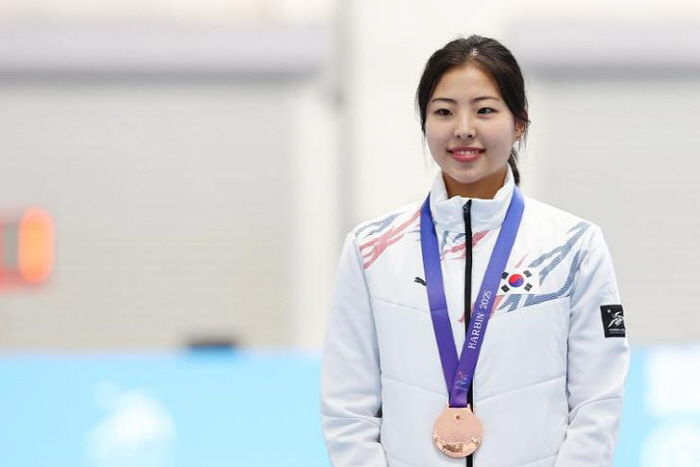 '빙속 간판' 김민선, 올 시즌 첫 메달 수확→월드컵 500m 동메달..…