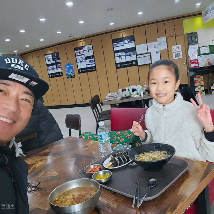 안재욱 9세 딸, 제2의 김연아 되나...피겨스케이팅 승급시험합격 "대견하다"