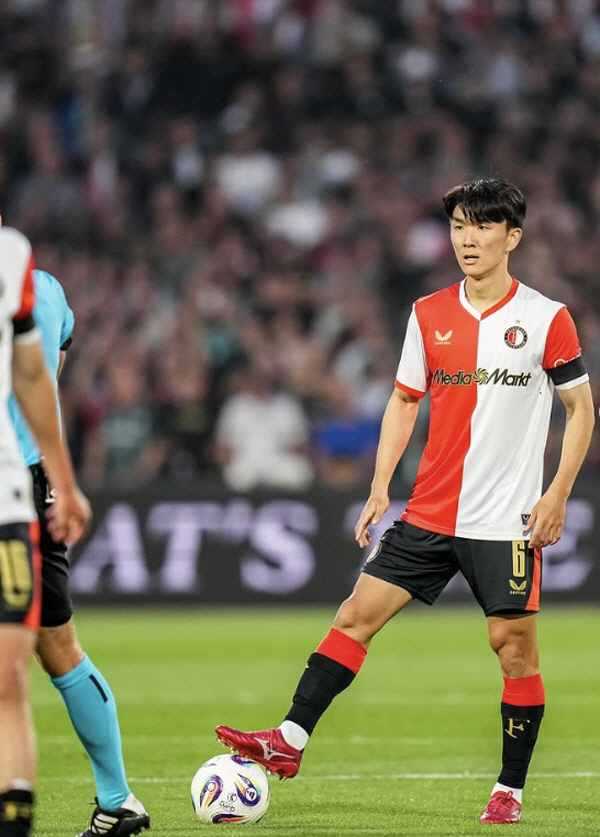 '최근 10경기 7패' 감독 판 페르시 '재앙'이었네…멀고도 험한 황인범…