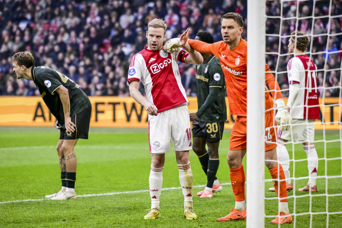 '최근 10경기 7패' 감독 판 페르시 '재앙'이었네…멀고도 험한 황인범…