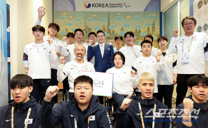 '장애인체육 키다리아저씨'배동현 이사장, 두바이청소년AG 선수단에 격려금