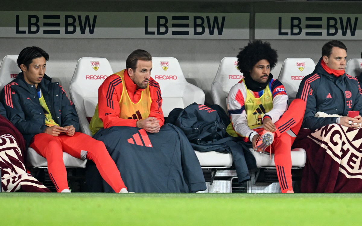 '대충격' 김민재 자리 日에 강탈! 9개월만 선발 복귀…수비수 전부 돌아…