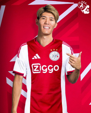 선수 인생 끝날 뻔! 아스널서 쫓겨난 日 선수 아약스행…무릎 수술 후 회복→일본 팬들 '안도의 한숨'