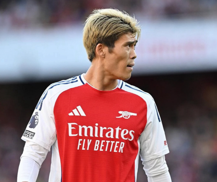 선수 인생 끝날 뻔! 아스널서 쫓겨난 日 선수 아약스행…무릎 수술 후 회…