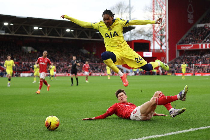 "야, 너 따라와!" 토트넘 감독 '패싱'→교체 OUT 분노…프랭크 폭발 '공식입장' "내가 물어보겠다"