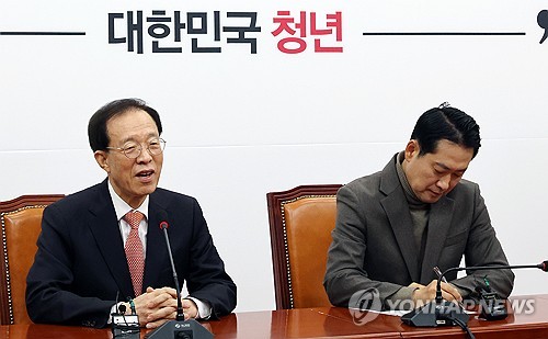 이석연 "正道 가달라"…장동혁 "발전미래 보여주는 게 사과·절연"