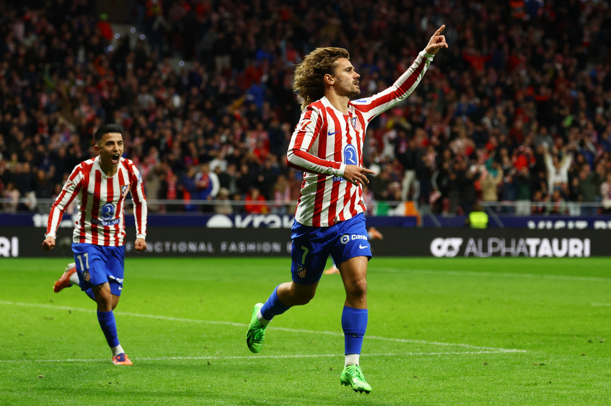 손흥민 초비상! 다시 길고 길었던 '무관의 늪' 빠지나...메시-뮐러 말…