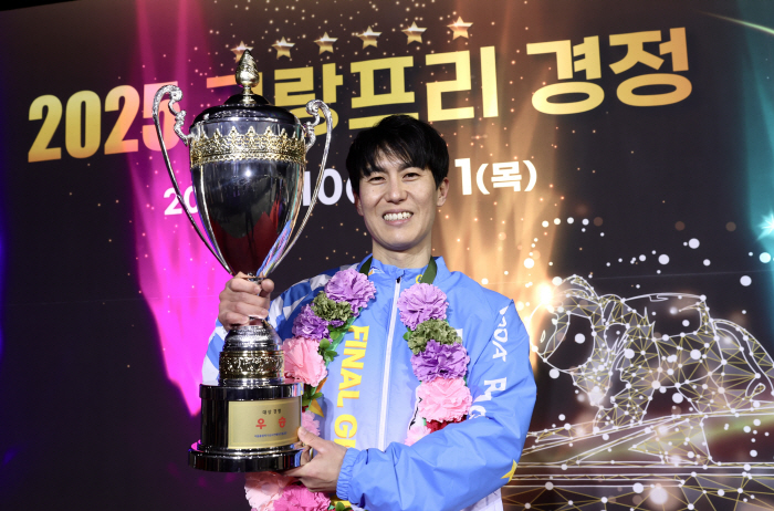 경정 '신성' 탄생…13기 김도휘, 2025 그랑프리 제패 감격