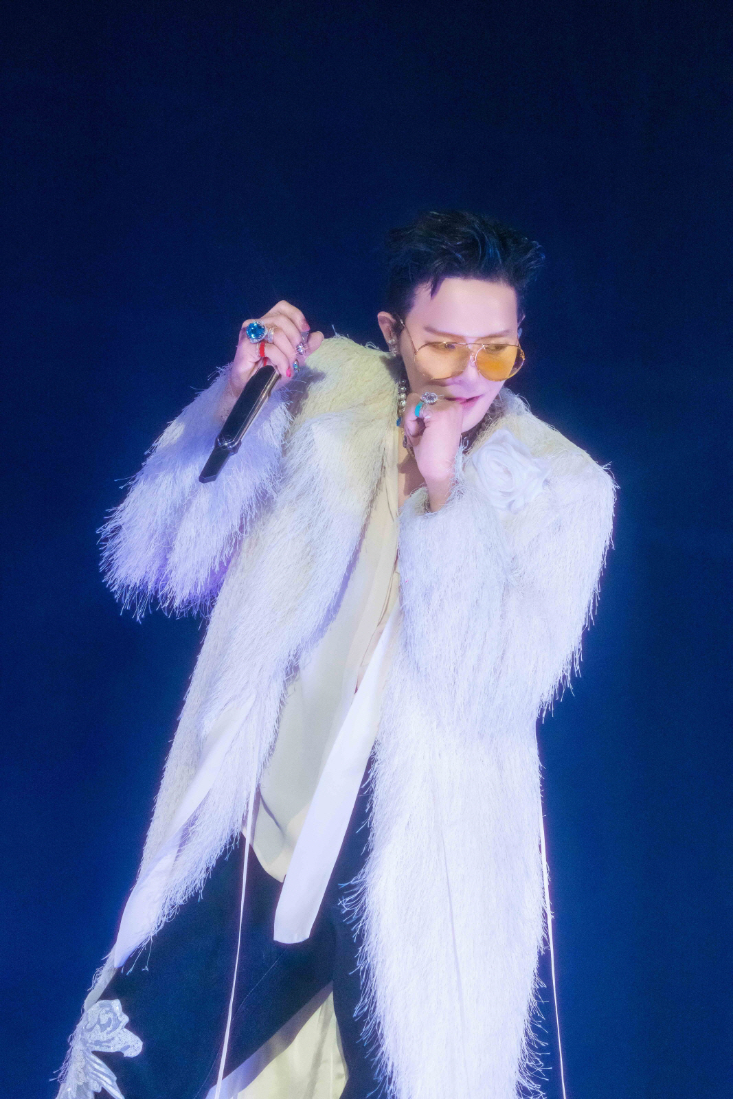 "전세계 83만명 열광시킨 'K팝 레전드' GD" 그는 韓가수였다…태극기…