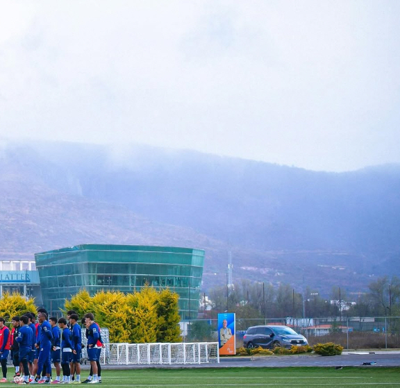 "흥민이형, 2480m 고지대 괜찮겠어?" 속속 드러나는 홍명보호 캠프 …